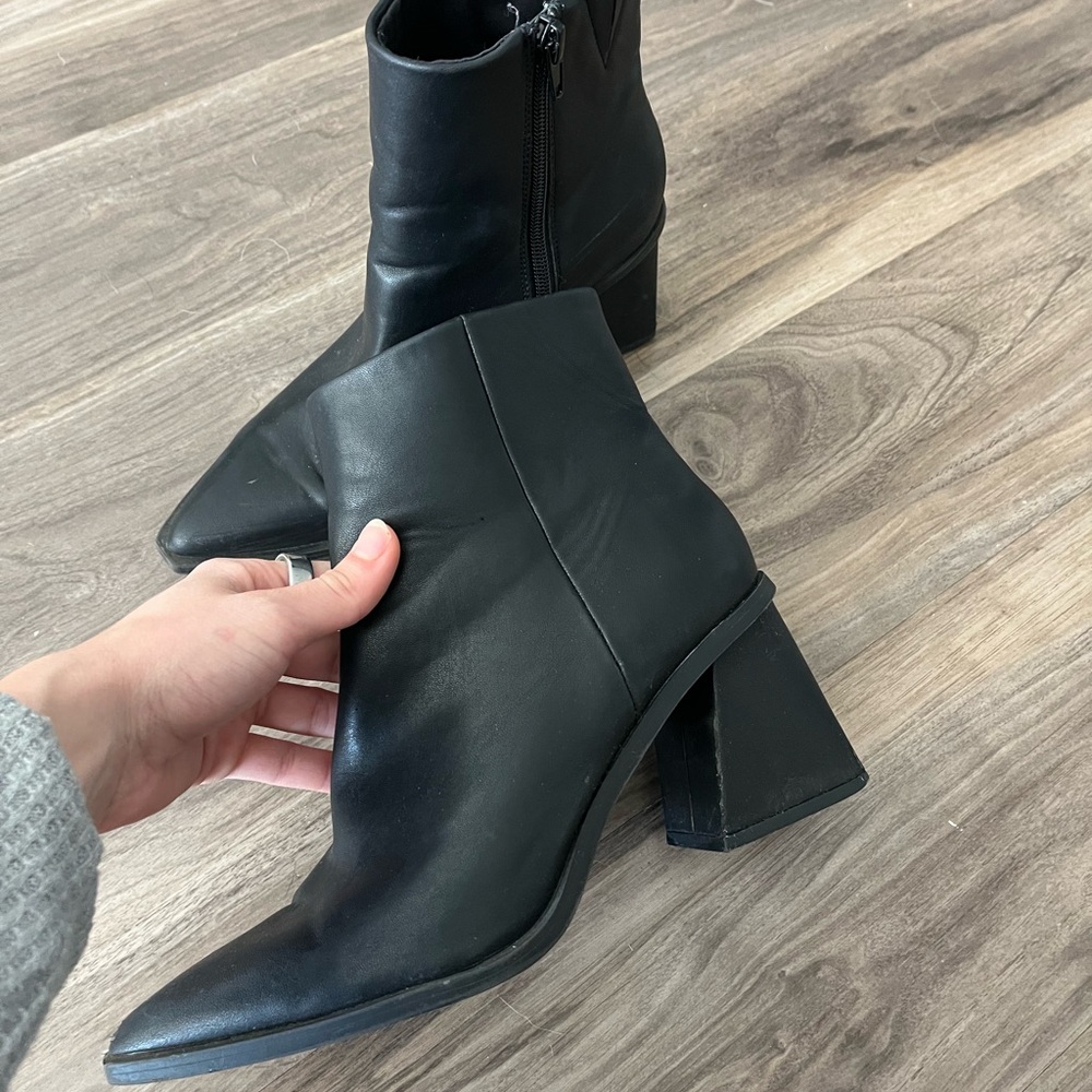 Elegant Black Ankle Boots